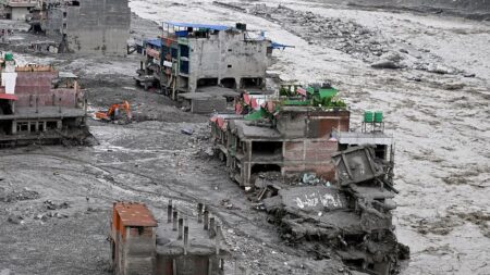 In Nepal’s Tragedy, a Warning for a Warming World