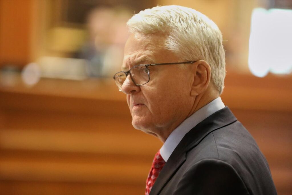 South Carolina treasurer appears to survive attempt to kick him out of office