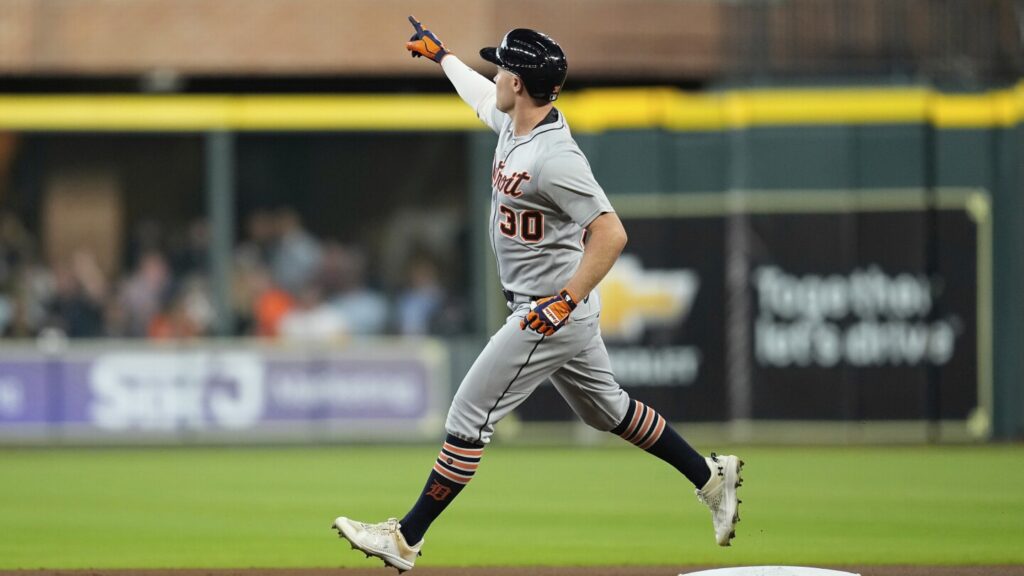 Yainer Diaz drives in 3 runs to help the Astros rally to a 6-4 win over the Tigers