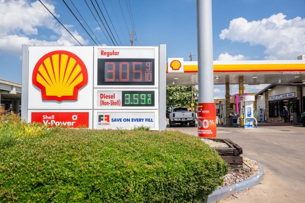 Midwest region gas prices slightly declined from last week: See how much here
