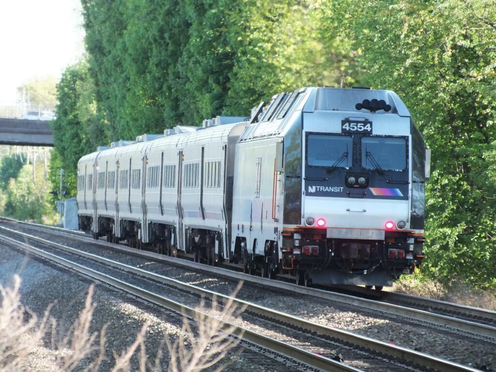 New Jerseyans react on social media to the NJ Transit train strike