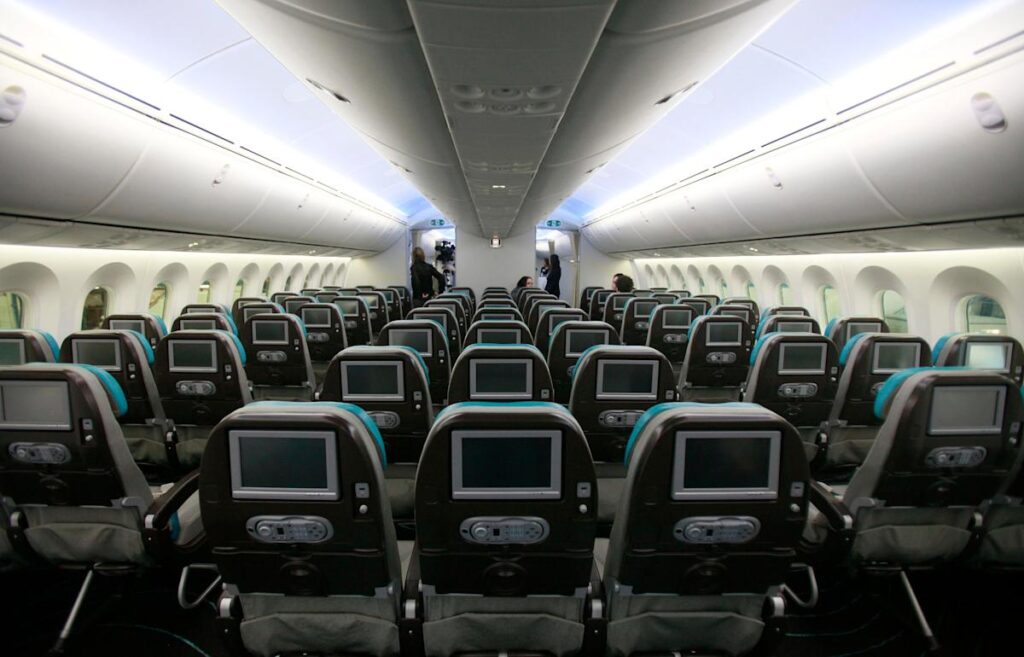 Turkey to fine passengers who unbuckle their seatbelts before plane stops