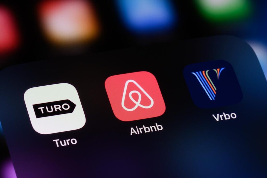 Airbnb’s Grandiose Plan to Take Over Travel Leaves Much to Be Desired