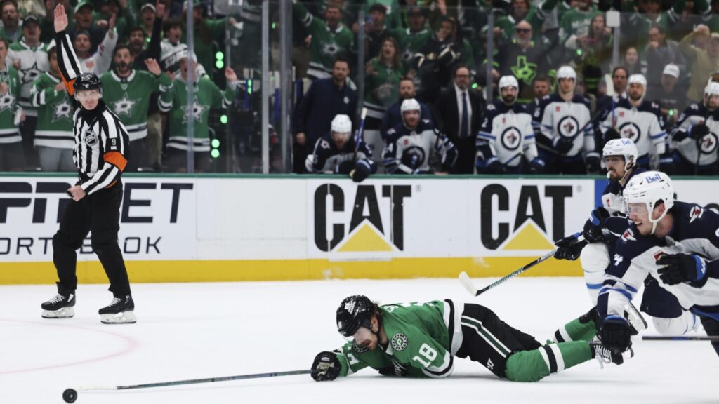 Jets’ Scheifele has goal and crucial penalty in Game 6 at Dallas after his father’s unexpected death