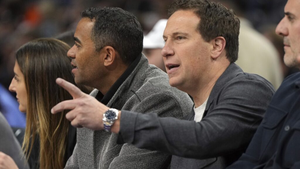 Suns employee sues team, alleging discrimination, harassment and retaliation
