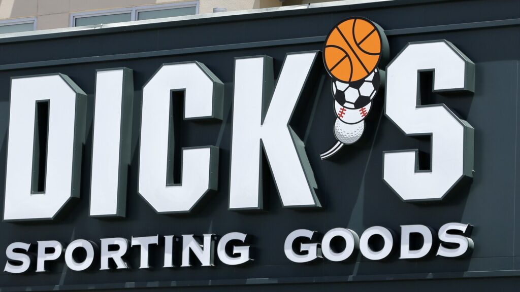 Dick’s Sporting Goods to buy struggling shoe chain Foot Locker for .4 billion