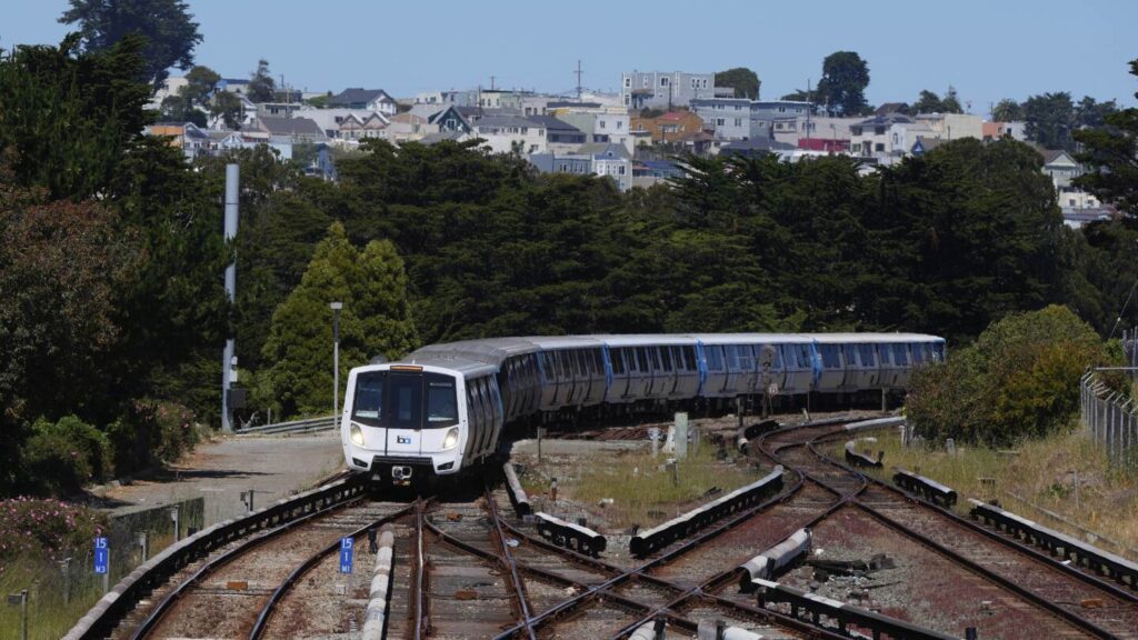 San Francisco region’s commuter trains are running again after hours-long stoppage