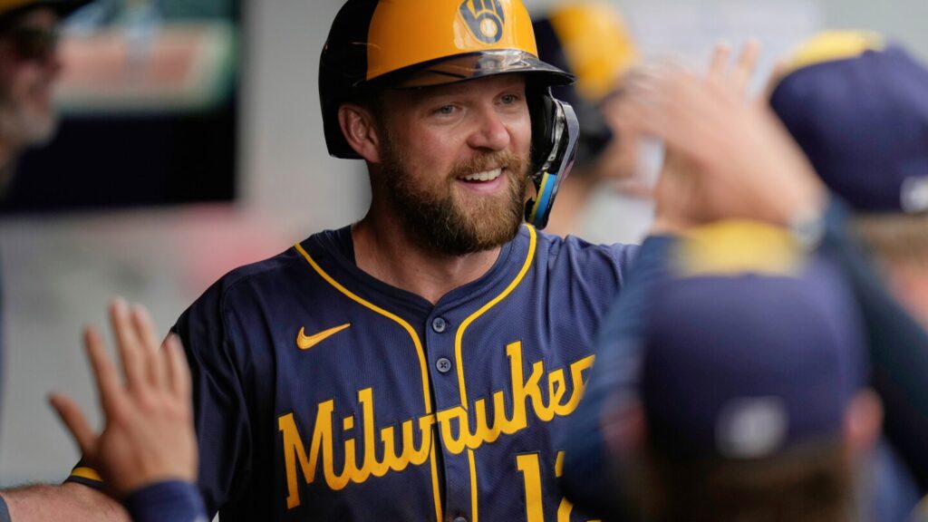 Rhys Hoskins has four hits, drives in five runs for Brewers in 9-5 victory over Guardians