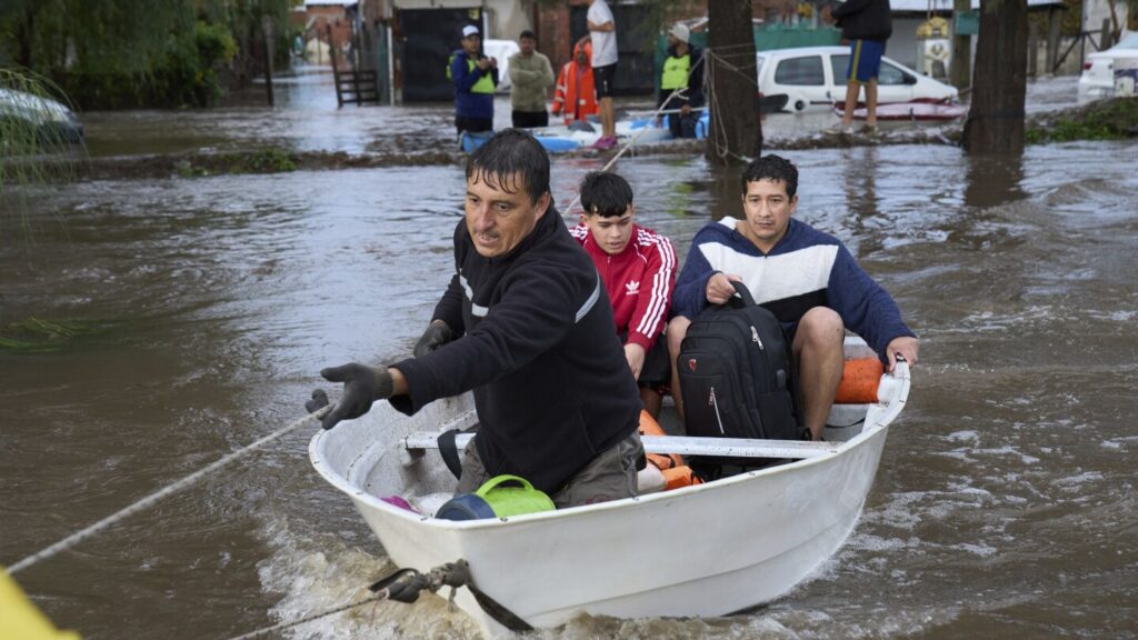 PHOTOS: Heavy rainfall floods Argentine highways, forces evacuations
