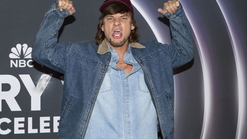 Theo Von riffs on drugs and homosexuality before Trump speaks in Qatar