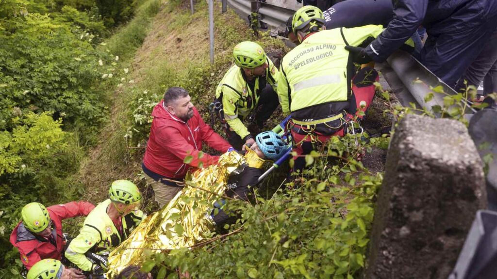 Pre-race favorite Roglic withdraws from Giro d’Italia after crash in wet stage