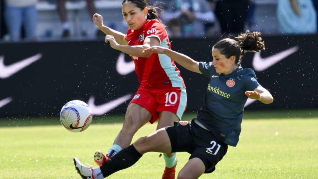 Midfielder Lo’eau LaBonta highlights USWNT roster for upcoming matches