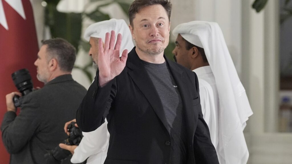 Elon Musk says he’ll still be Tesla CEO in 5 years’ time