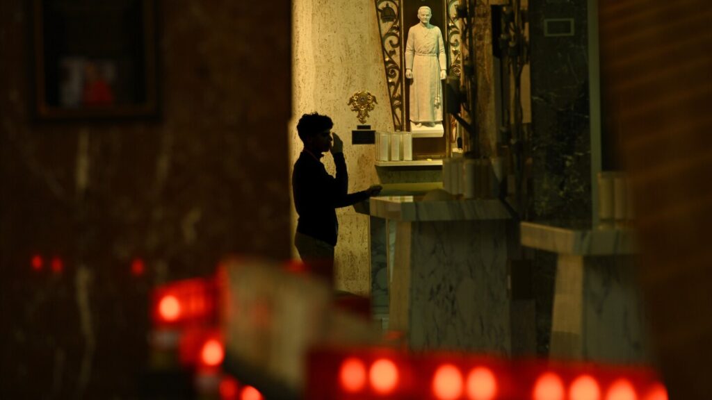 Catholics in Chicago celebrate election of native son Pope Leo XIV