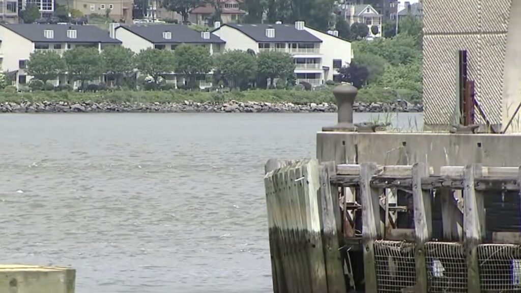 1 dead in New York sewage-boat explosion on Hudson River