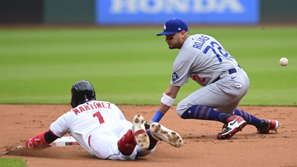 Angel Martínez hits a 3-run homer in the eighth inning as Guardians rally for 7-4 win over Dodgers