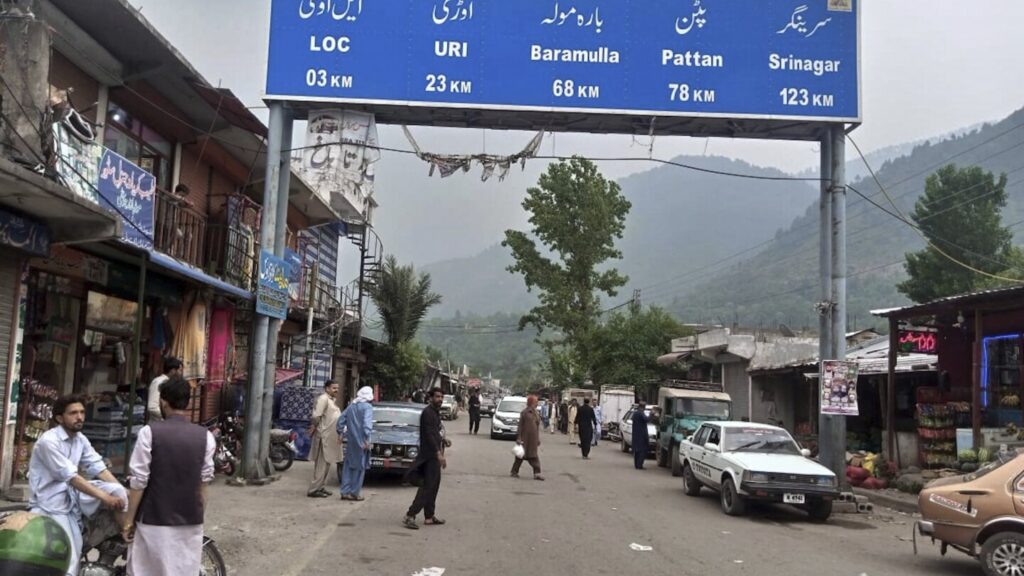 Threat of war with India leaves a scenic Pakistani tourist spot empty