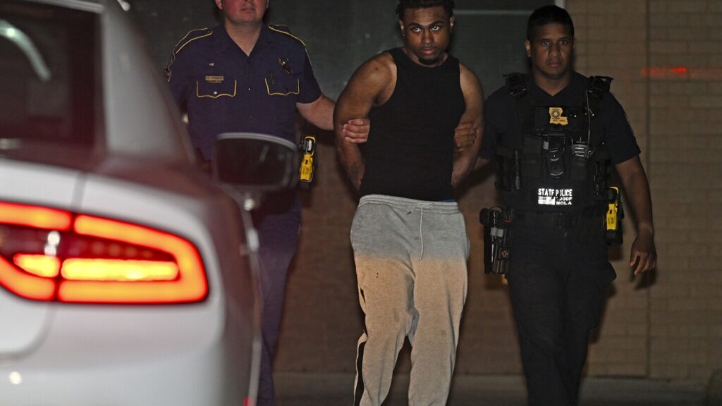 New Orleans jail escape: 2 inmates still on the run