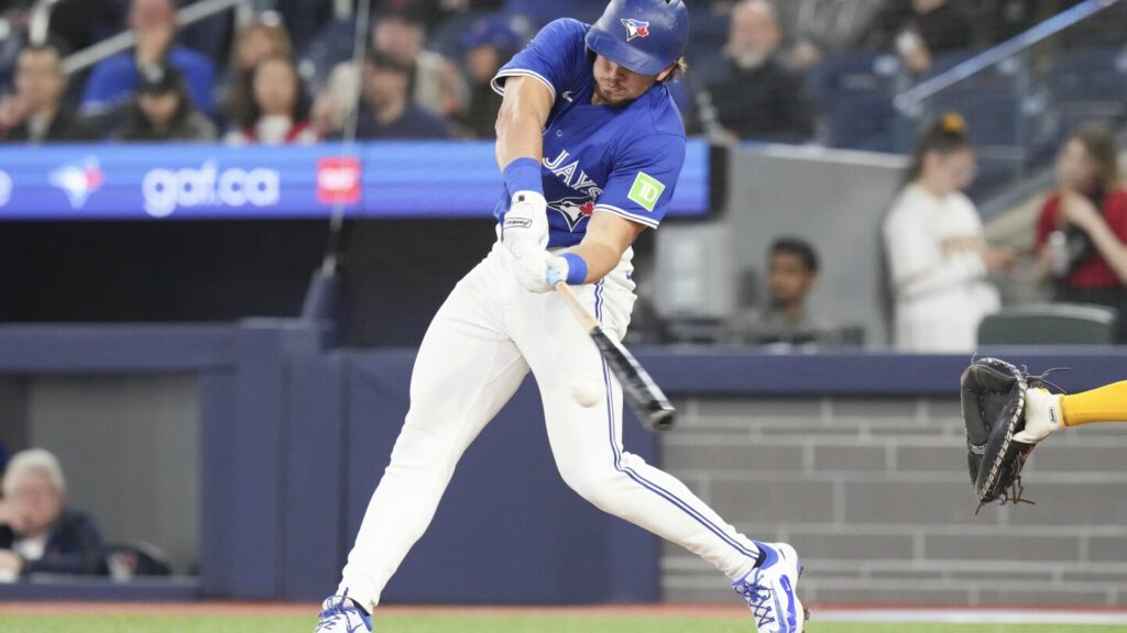 Lukes has winning hit in 11th as Blue Jays win 7-6, hand slumping Padres 6th straight loss