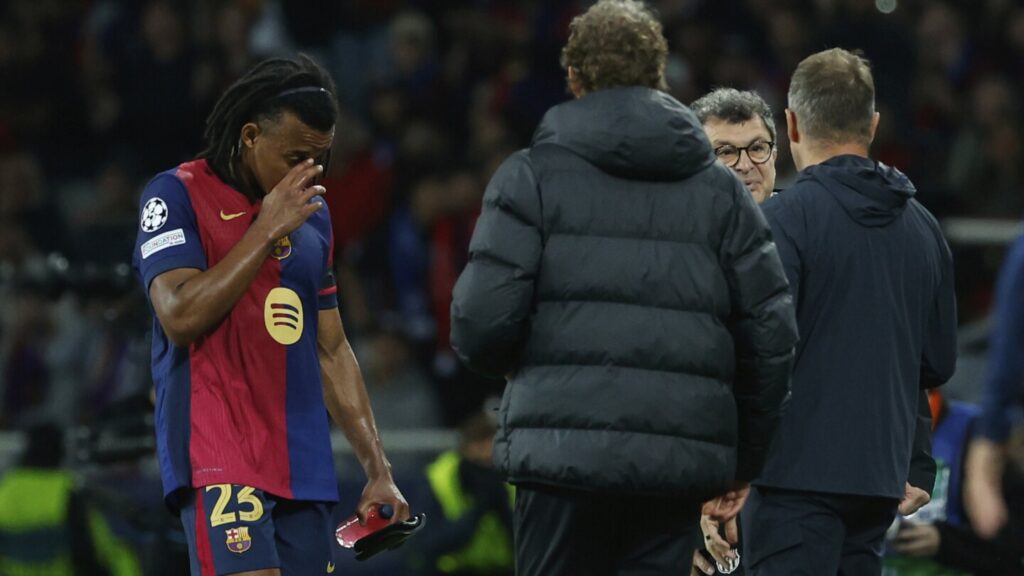 Barcelona defender Koundé faces a spell out with hamstring injury