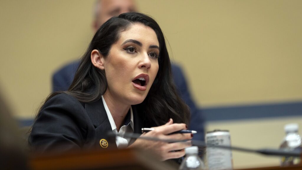 A former Florida Republican congressional candidate gets 3 years for threatening primary opponent