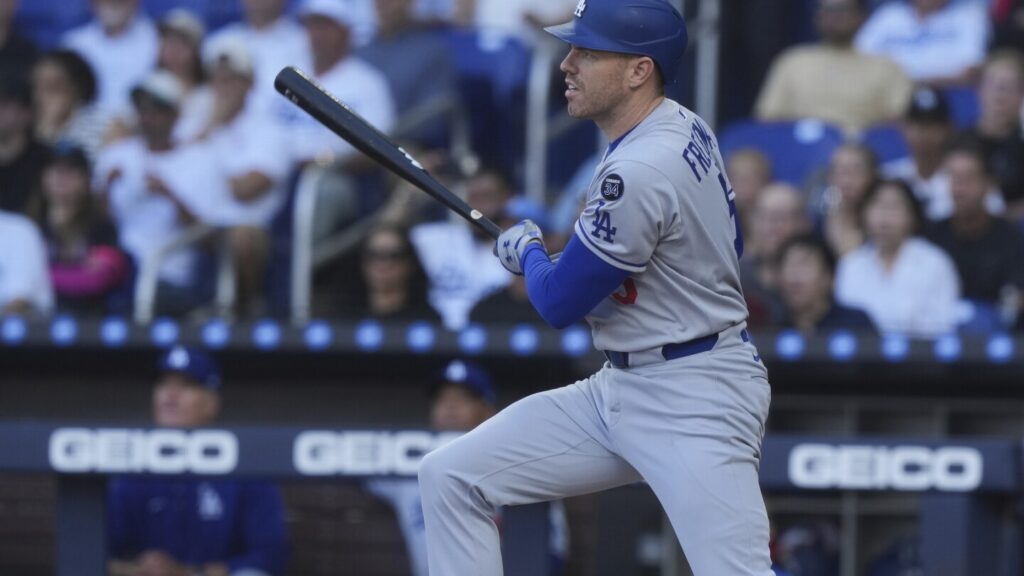 Freeman’s bases-loaded triple helps Dodgers beat Marlins 10-1