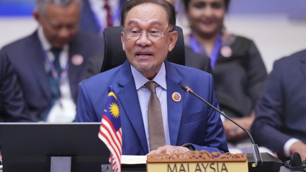 Southeast Asian nations want to discuss tariffs with Trump as a unified bloc, Malaysia PM says