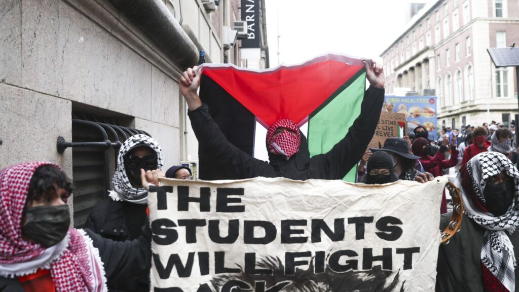 Trump administration says Columbia violated civil rights of Jewish students