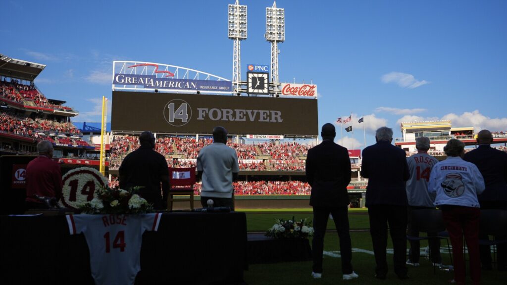 The Reds pay tribute to Pete Rose a day after he was posthumously reinstated by MLB