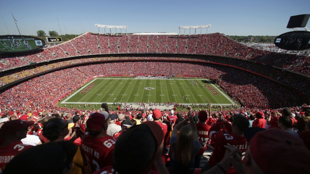 Missouri governor plans special session for Chiefs, Royals stadiums