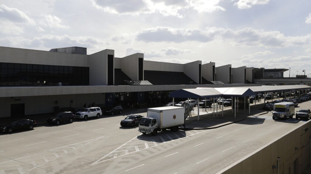 Report says thick smoke filled the cabin of a Delta plane that took off from Atlanta in February