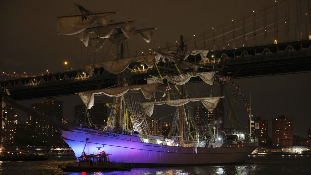 AP PHOTOS: Mexican tall ship strikes Brooklyn Bridge, snapping masts and killing 2 crew members