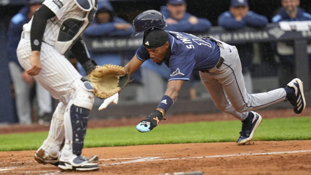 Rays rookie Chandler Simpson scores from second base on infield hit