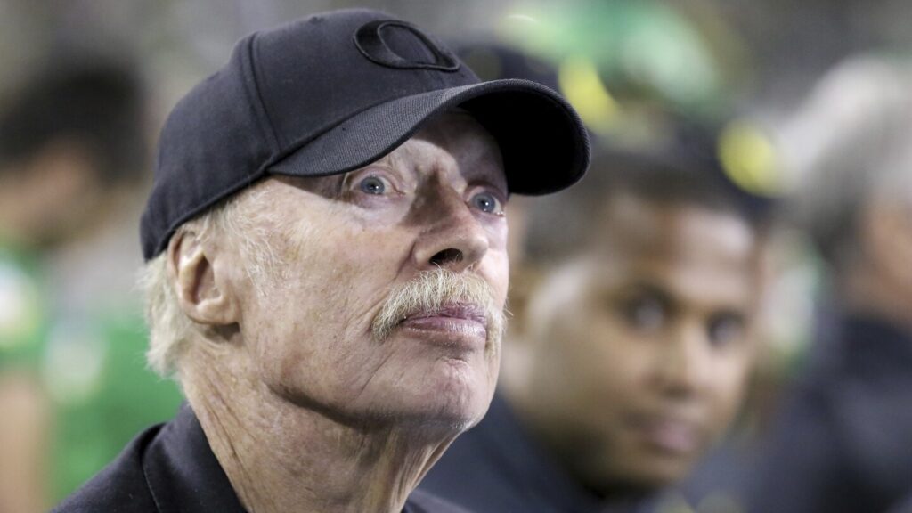 Phil Knight says he’s no longer interested in buying the Portland Trail Blazers
