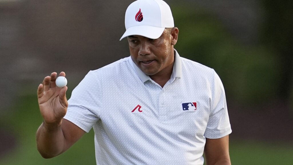 PGA has strong field and big surprise: Jhonattan Vegas leads at 64 as stars fail to shine