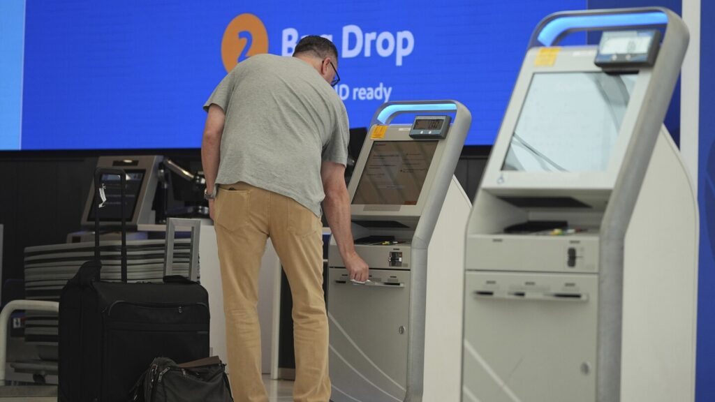 United is narrowing its check-in window for US flights. Here’s how it compares to other airlines