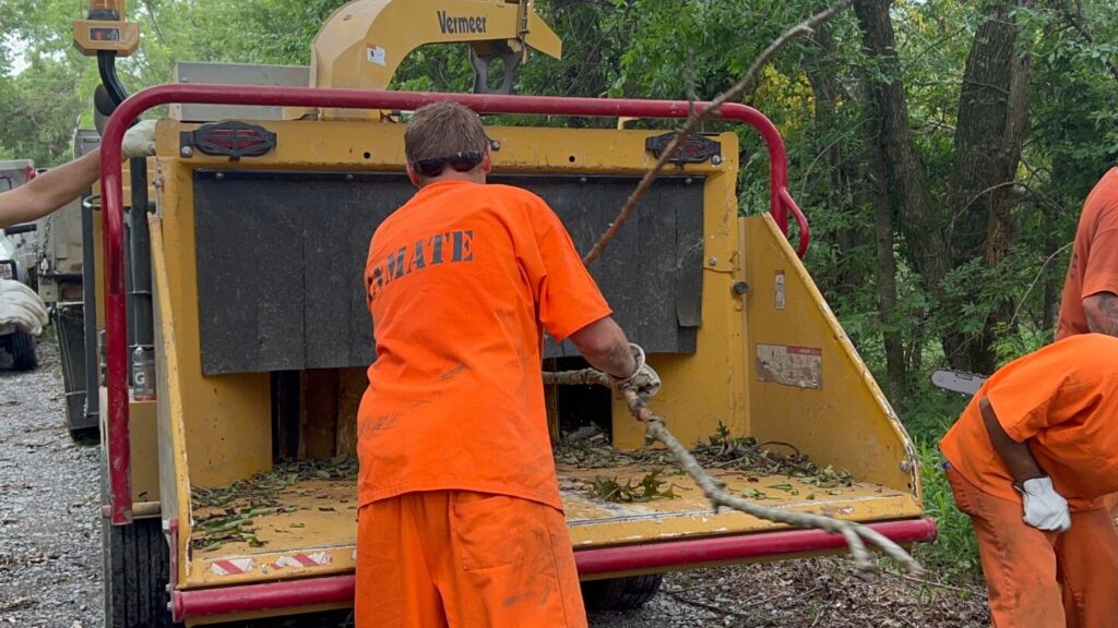 Oklahoma inmates free family from tornado damage