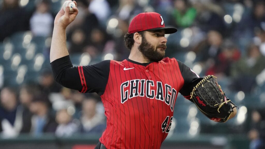 Vaughn homers as the White Sox beat the Marlins 6-2 to stop a 4-game slide