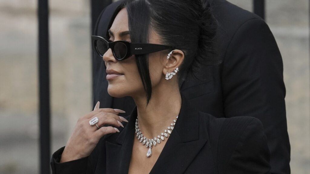 Kim Kardashian testifies at Paris robbery trial