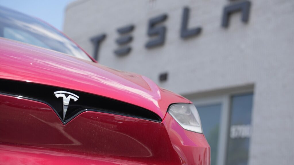 The chair of Tesla sold stock worth 0 million while profits at Elon Musk’s carmaker plunged