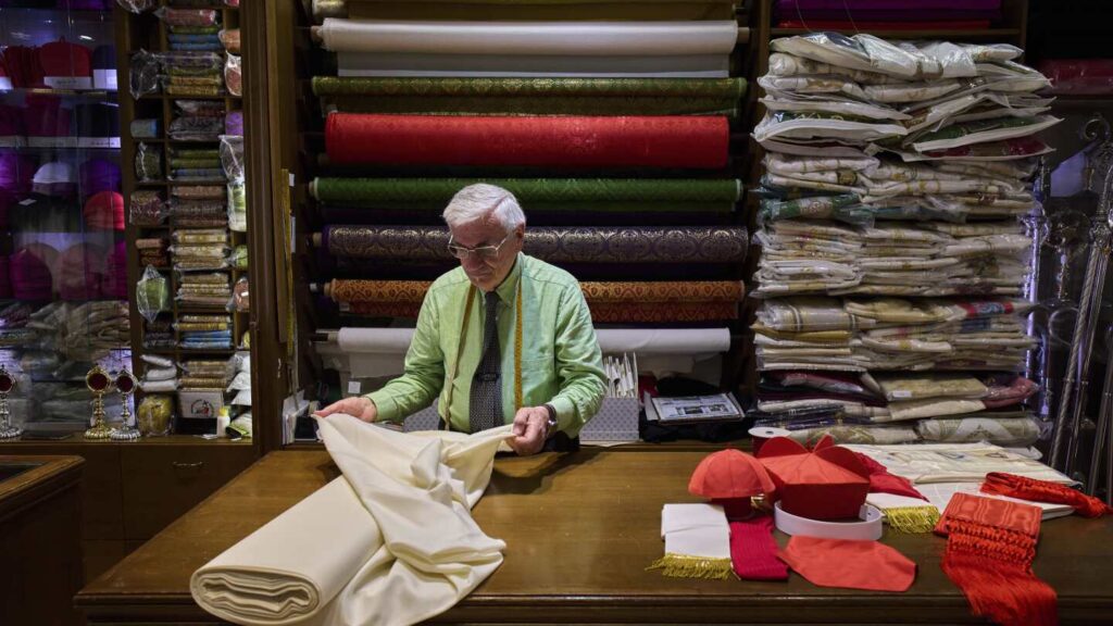 who will tailor the pope’s robes outfits