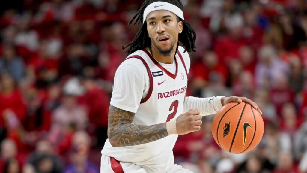 Former Arkansas standout Boogie Fland commits to national champion Florida