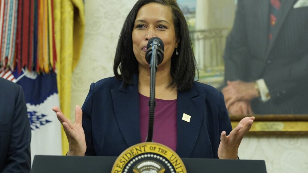 DC mayor unveils business-friendly budget to counter B shortfall