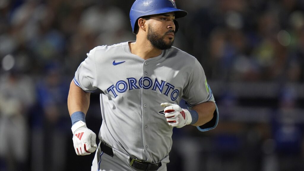 Blue Jays put Anthony Santander on 10-day injured list with left shoulder inflammation