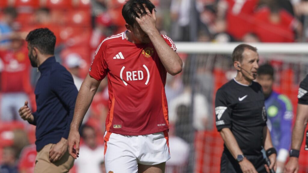 Even Man United players are surprised fans have stuck with them in woeful season