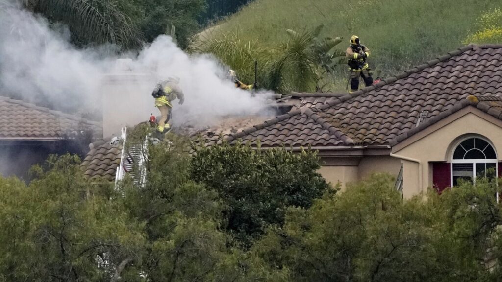 Small plane crashes into Los Angeles-area neighborhood, killing 1 person