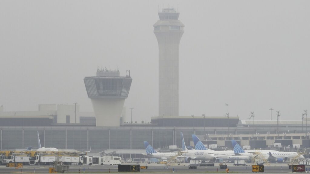 Newark air traffic control glitch causes nationwide disruptions