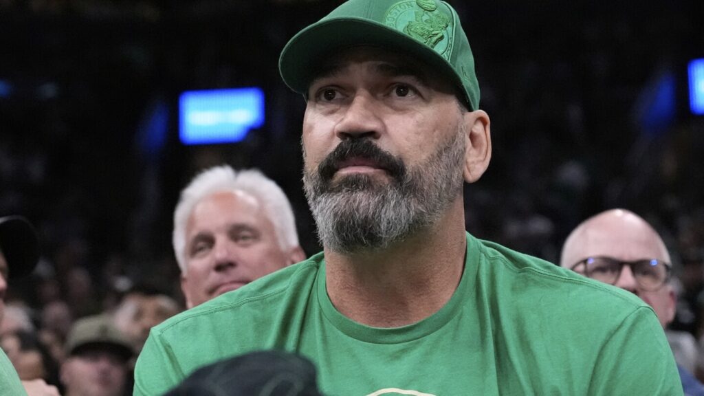 NBA champ, ‘Survivor’ contestant Scot Pollard shares Indy 500 parade float with heart donor’s family