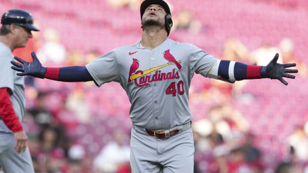 Contreras hits 3-run homer in 1st inning of nightcap, Cardinals sweep Reds 6-0 and 9-1