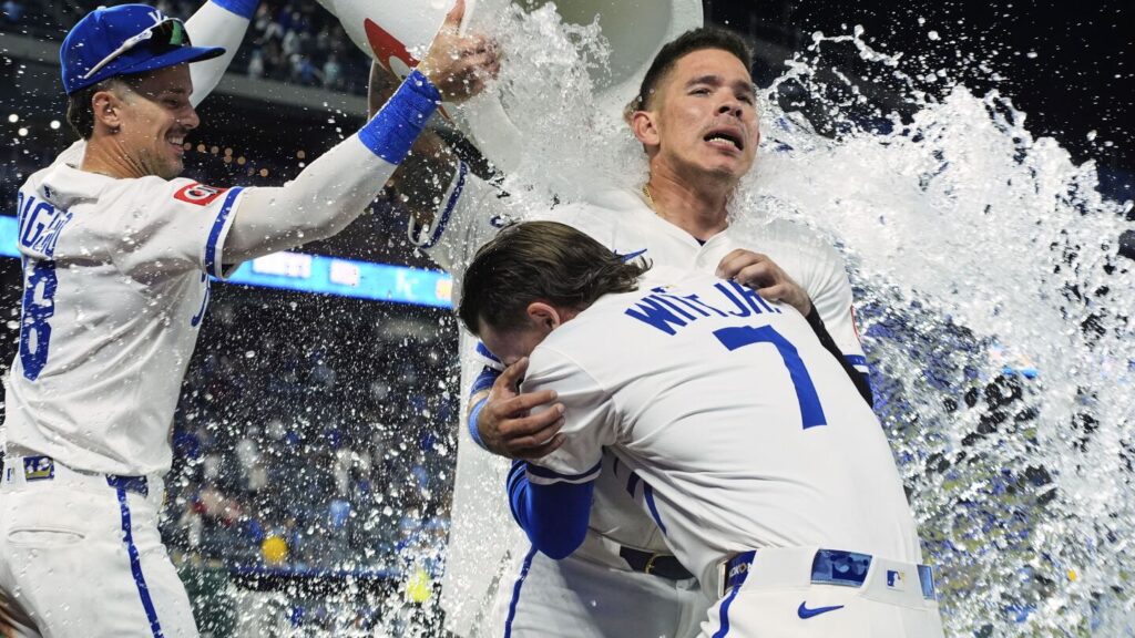 Witt has RBI single in 9th to rally Royals to 4-3 win over White Sox